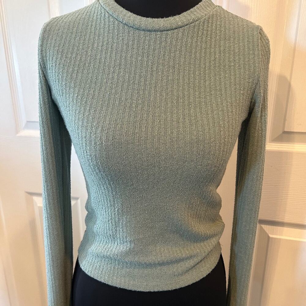 Carly Jean Long Sleeved Knit Top Fitted Silhouette with Banded Crew Neckline - S